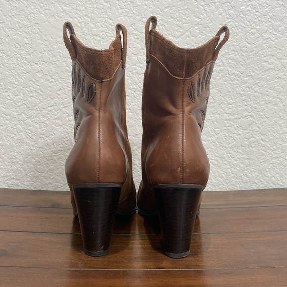 Naturalizer Ember Ankle Boots - Picture 5 of 8